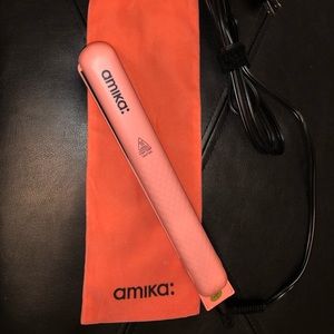 Amika flatiron. Never used!